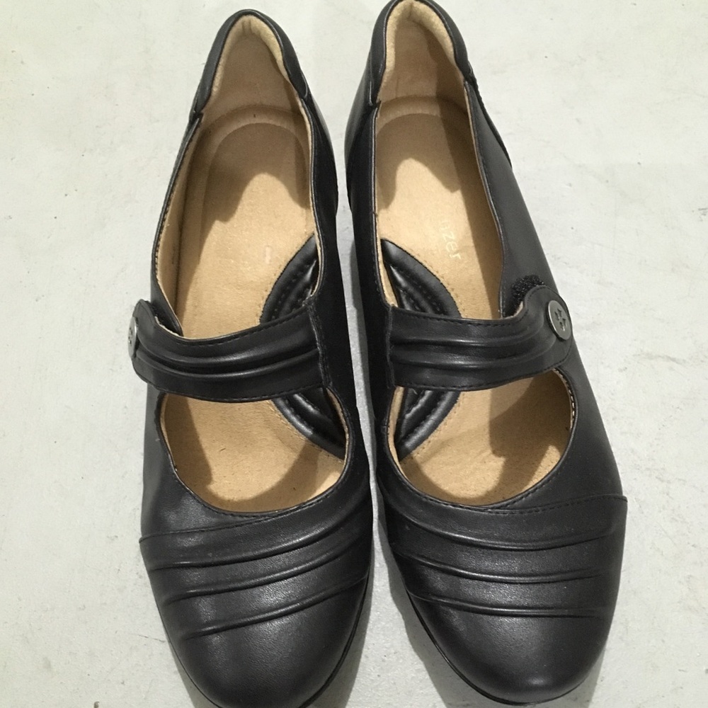 Formal shoes